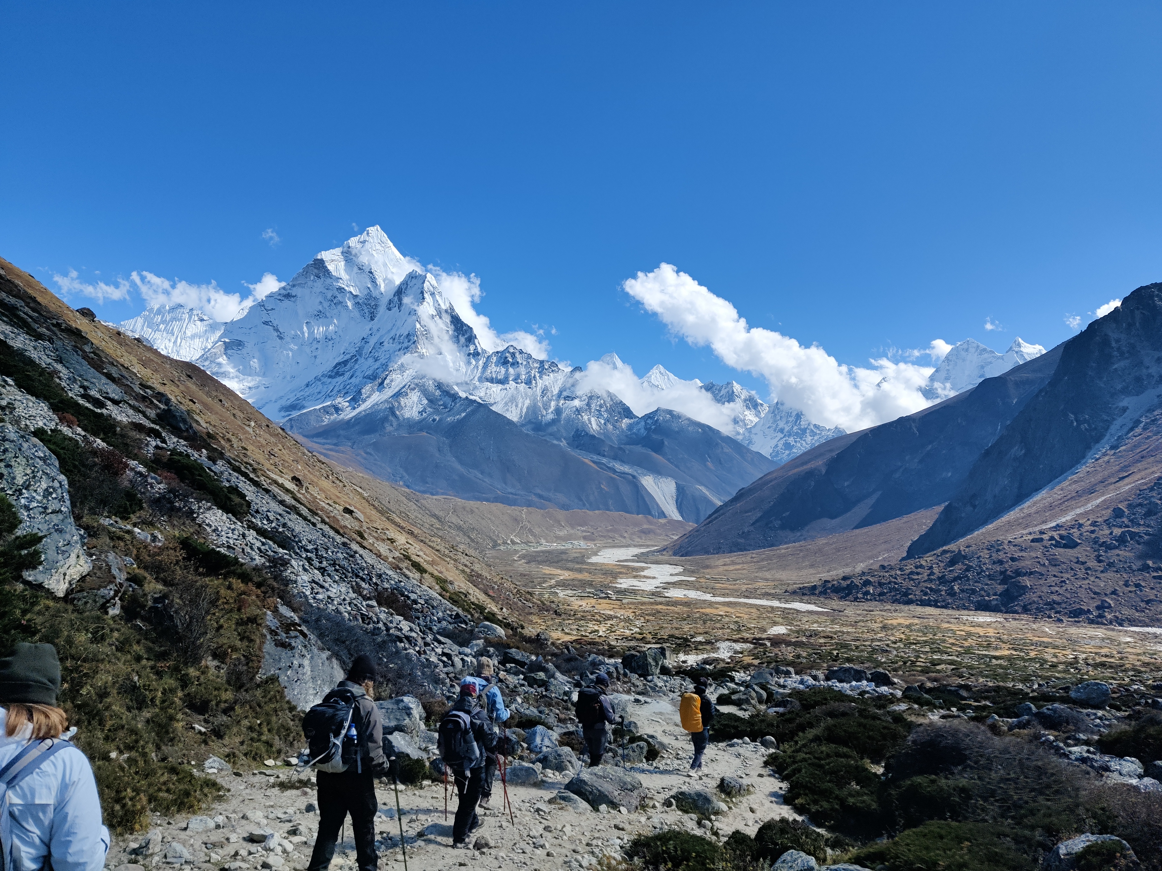Discover the world through our expert vision.