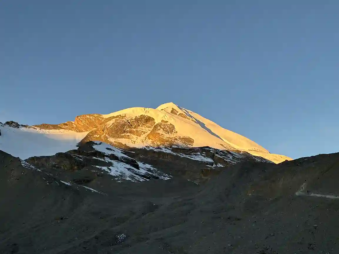 narphu trek view
