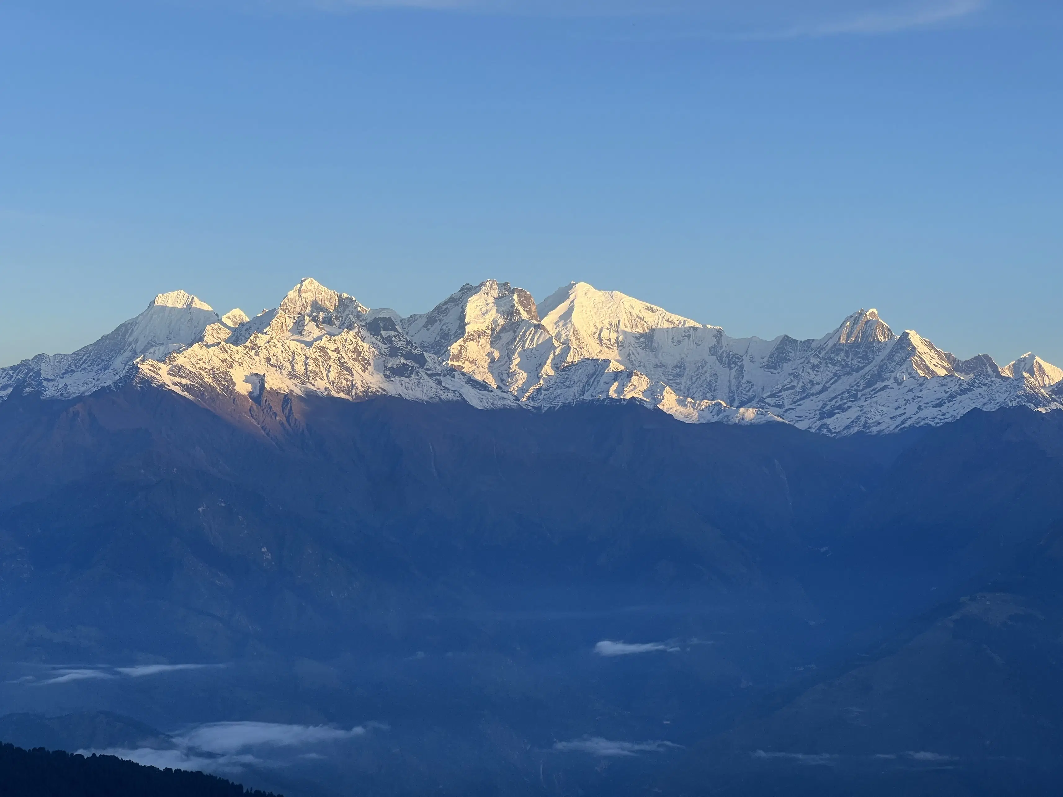 Langtang Gosaikunda Chisapani Trek 16 Days